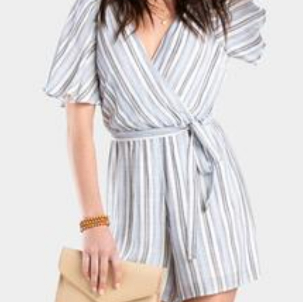 Shorts romper womens size medium white with blue and black stripes